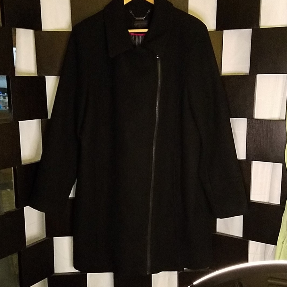 Black winter coat w/ asymmetrical zipper